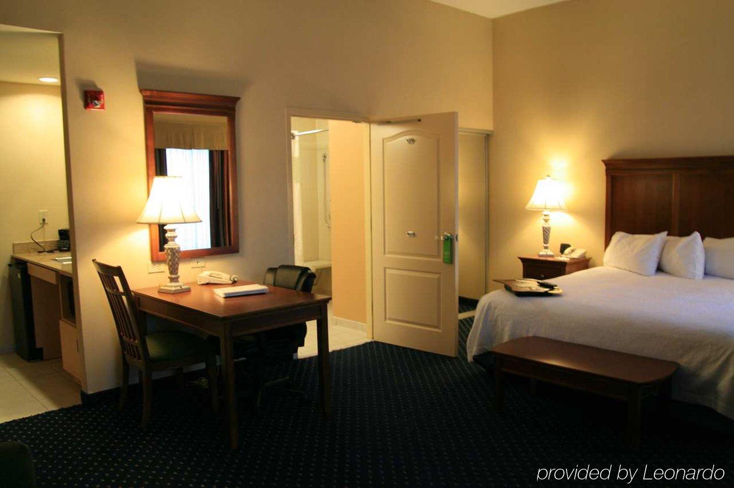 Hampton Inn And Suites Fredericksburg South Rom bilde